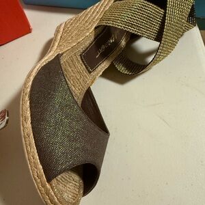 Chic Brown Espadrille Wedges